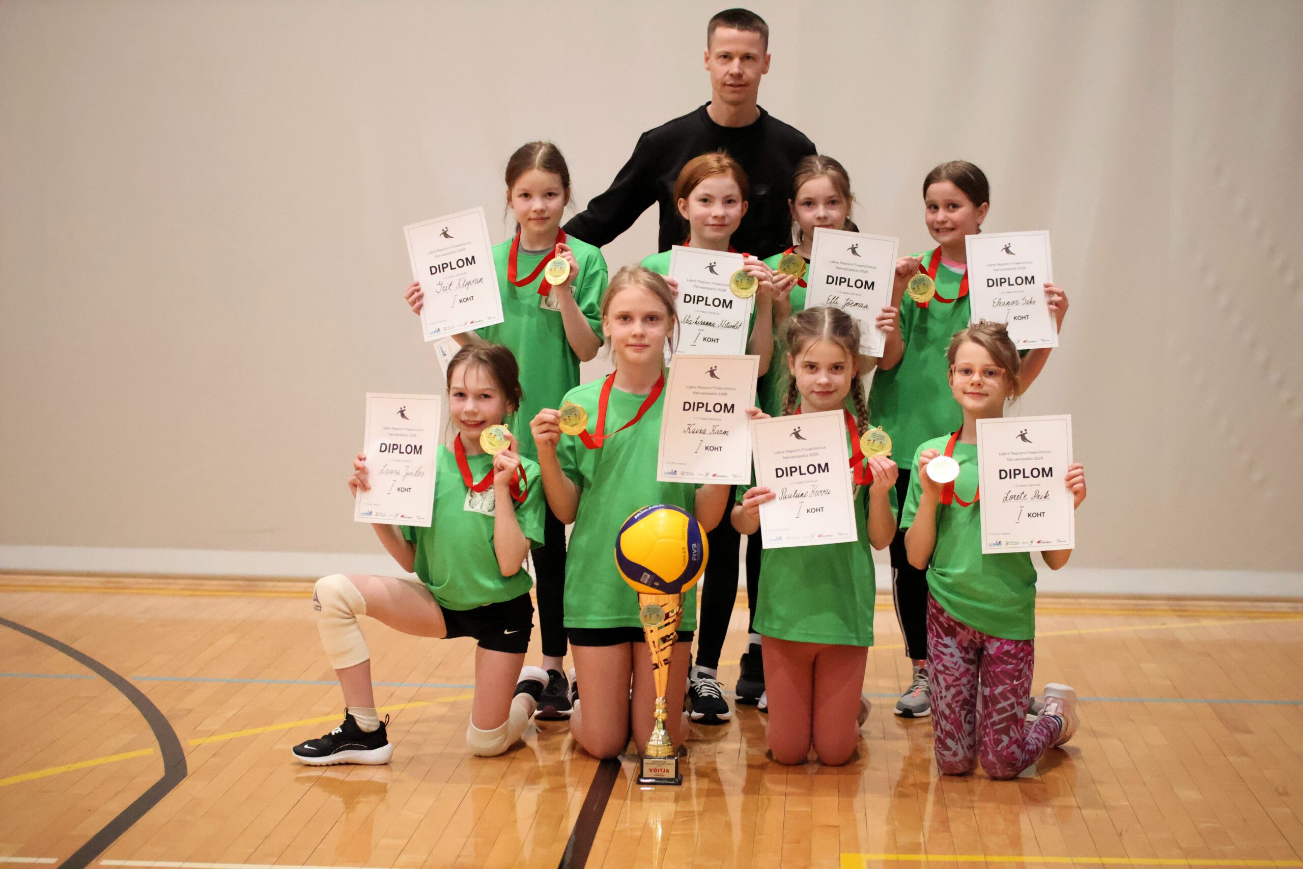 27.märtsil toimus Haapsalu Wiedemanni Spordihoones Lääne regiooni piirkondlik rahvastepalli võistlus 1.-3. klassi poistele ja tüdrukutele. Võistlustel osales ko