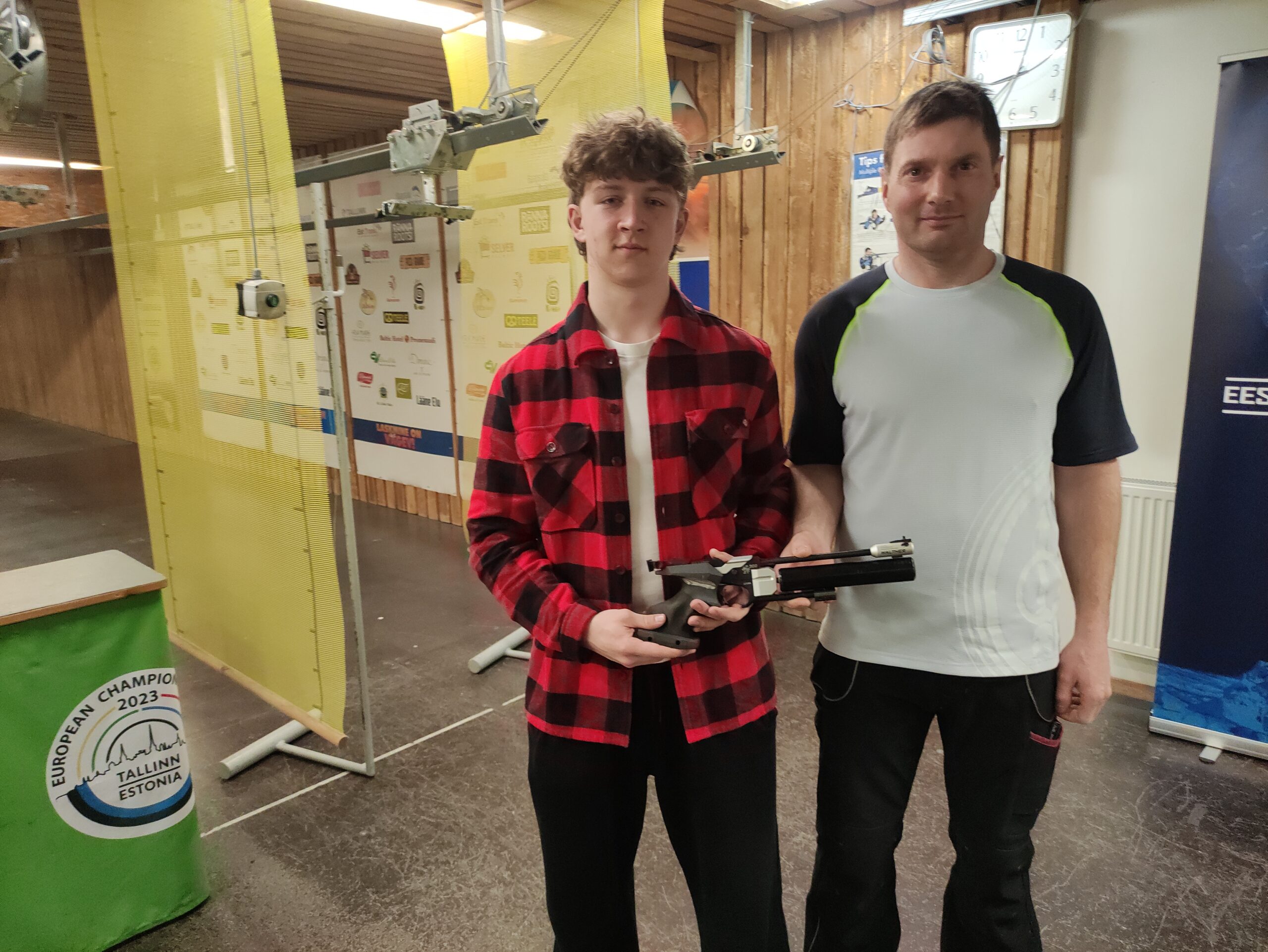 MUNA & KANA laskmisvõistlus on aastakümnete jooksul kujunenud toredast naljavõistlusest oodatud ja hinnatud traditsiooniks, mis toob kokku eri põlvkonnad ning p